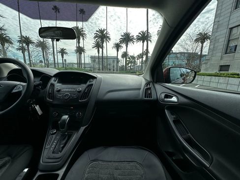 Used 2017 Ford Focus SE image 12