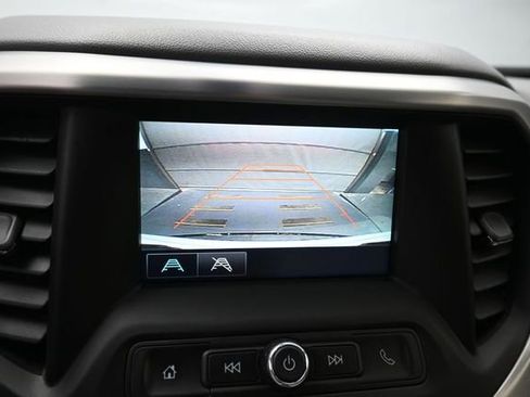 Used 2018 GMC Acadia SLE FWD image 19