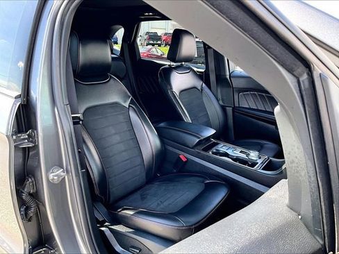 Used 2021 Ford Edge ST-Line image 11