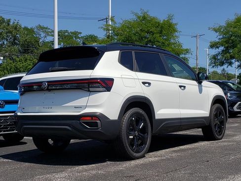 New 2026 Volkswagen Taos SE AWD/4WD image 3