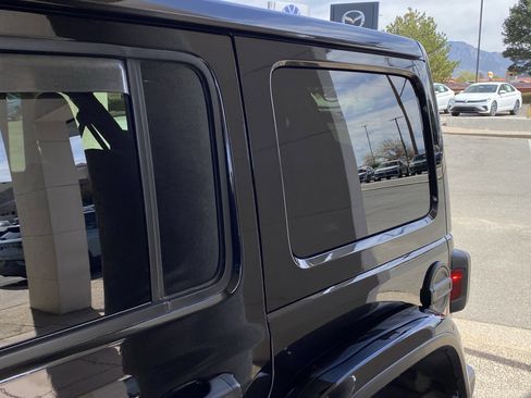 Used 2018 Jeep Wrangler Unlimited Rubicon image 50