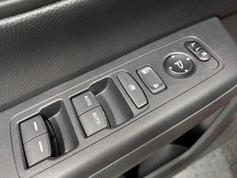 Used 2023 Honda CR-V EX image 9