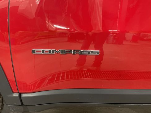 Used 2019 Jeep Compass Latitude w/ Popular Equipment Group image 10