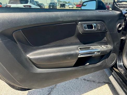 Used 2020 Ford Mustang Coupe RWD image 12