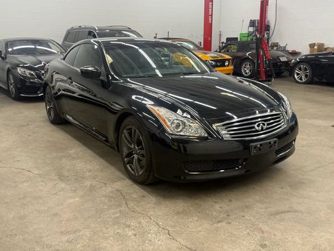 Used 2010 INFINITI G37 Convertible w/ Premium Pkg RWD image 30