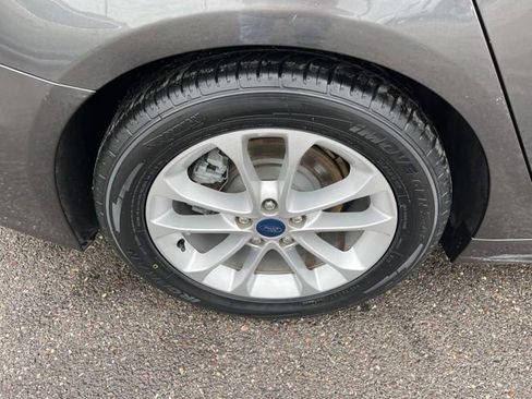 Used 2019 Ford Fusion SE FWD image 22