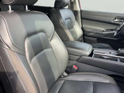 Used 2022 Nissan Pathfinder SL w/ SL Black Package image 25