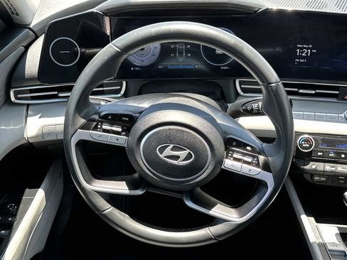 Certified 2024 Hyundai Elantra Limited FWD image 14
