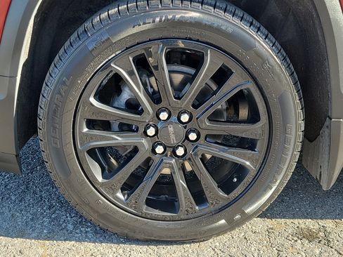 Used 2023 GMC Acadia SLT w/ Elevation Edition AWD/4WD image 12