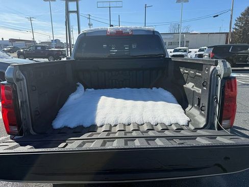 Used 2025 Chevrolet Colorado ZR2 w/ Technology Package image 14