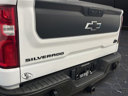 Used 2024 Chevrolet Silverado 1500 ZR2 w/ ZR2 Bison Edition AWD/4WD image 34