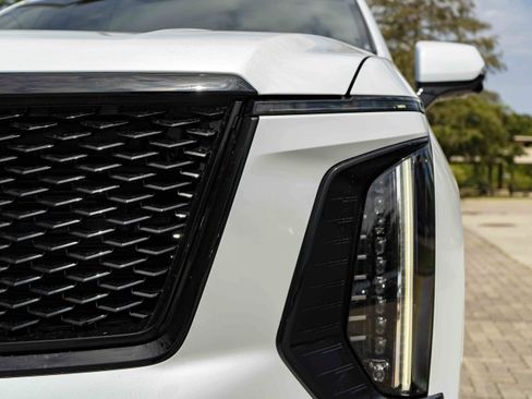 Used 2026 Cadillac Escalade Platinum Sport w/ LPO, ONYX Package AWD/4WD image 10