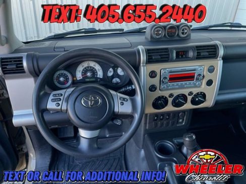 Used 2012 Toyota FJ Cruiser 4WD w/ Convenience Pkg image 16