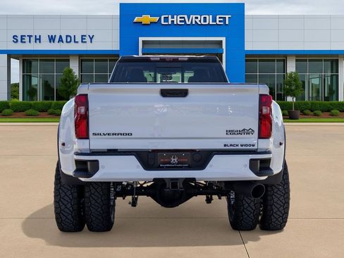 Used 2025 Chevrolet Silverado 3500 High Country w/ High Country Premium Package AWD/4WD image 6