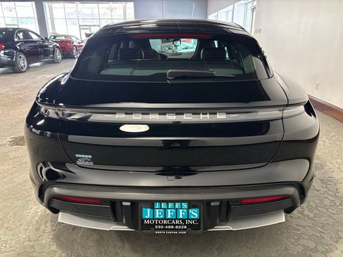 Used 2024 Porsche Taycan 4 Cross Turismo image 6