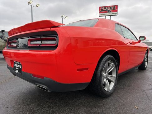 Used 2019 Dodge Challenger SXT image 45