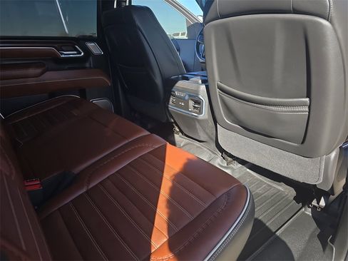 Used 2024 GMC Sierra 2500 Denali Ultimate image 11