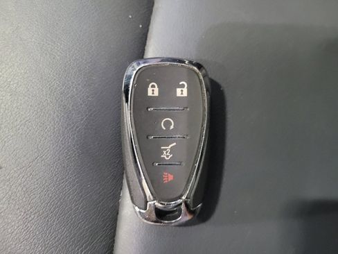 Used 2021 Chevrolet Traverse LT w/ LT Premium Package AWD/4WD image 32