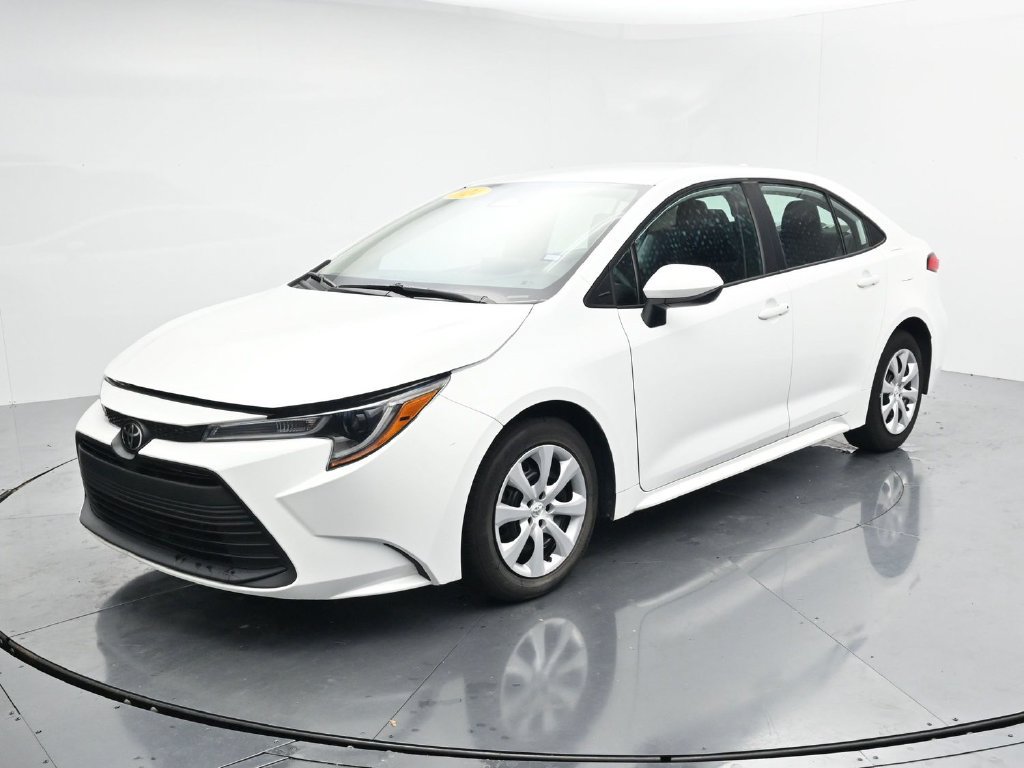 Used 2024 Toyota Corolla LE FWD image 4