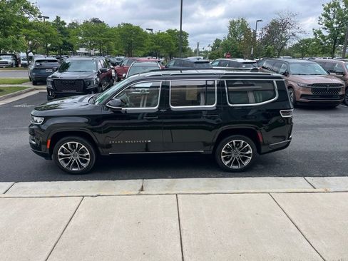 Used 2022 Jeep Grand Wagoneer Series III AWD/4WD image 5