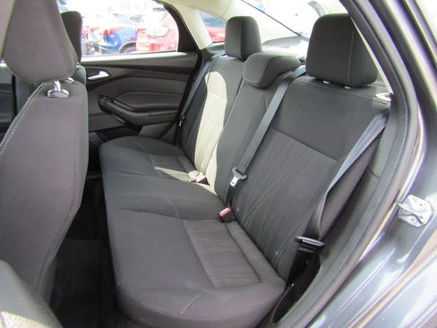 Used 2016 Ford Focus SE FWD image 20