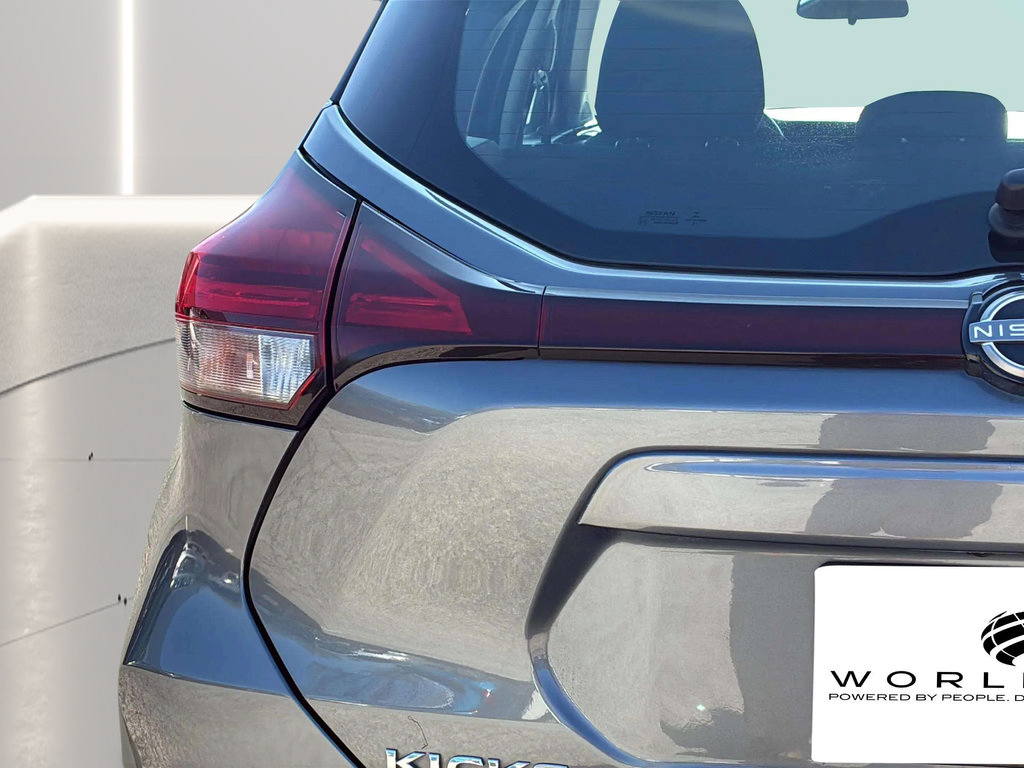 Used 2022 Nissan Kicks S FWD image 29