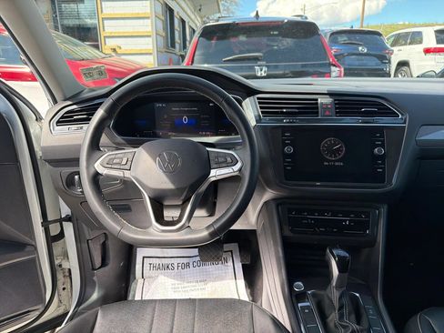 Used 2022 Volkswagen Tiguan SE AWD/4WD image 23