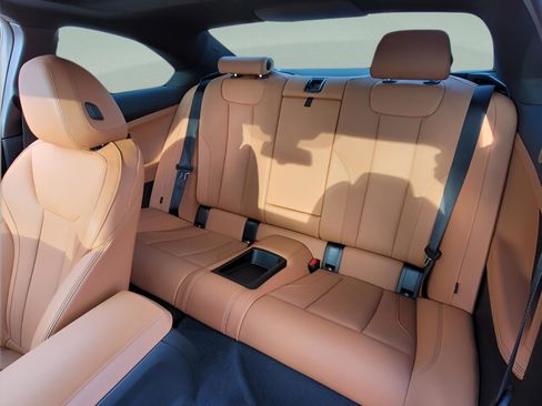 Used 2023 BMW M240i Coupe image 10