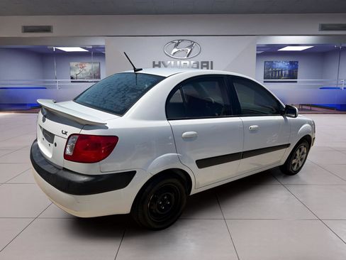 Used 2009 Kia Rio LX FWD image 7