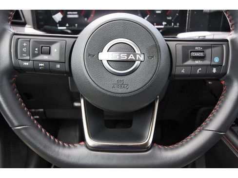 Certified 2025 Nissan Kicks SR FWD image 17