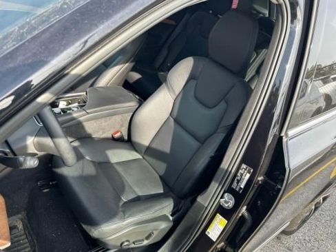 Used 2023 Volvo XC90 B5 Plus w/ Protection Package Premier image 6