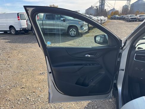 Used 2021 Chevrolet Equinox LT image 9