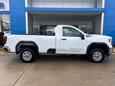 Used 2024 GMC Sierra 2500 Pro w/ Convenience Package image 2
