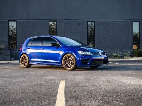 Used 2015 Volkswagen Golf R 4Motion image 36