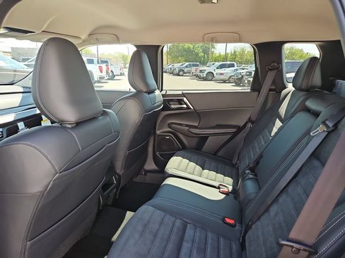 New 2026 Mitsubishi Outlander SE FWD image 20