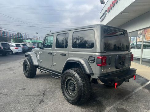 Used 2020 Jeep Wrangler Unlimited Sahara image 8
