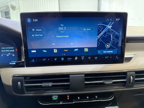 Used 2023 Lincoln Corsair FWD w/ Equipment Group 101A image 17