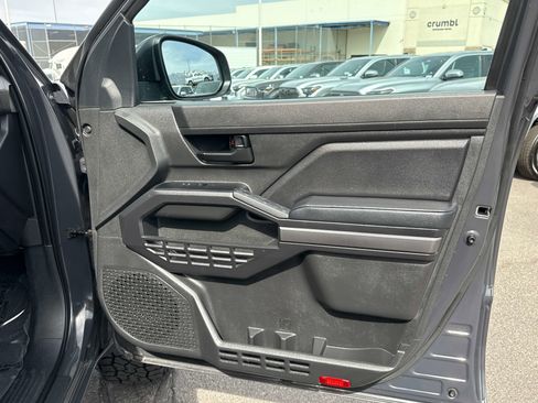 Used 2024 Toyota Tacoma SR5 AWD/4WD image 19