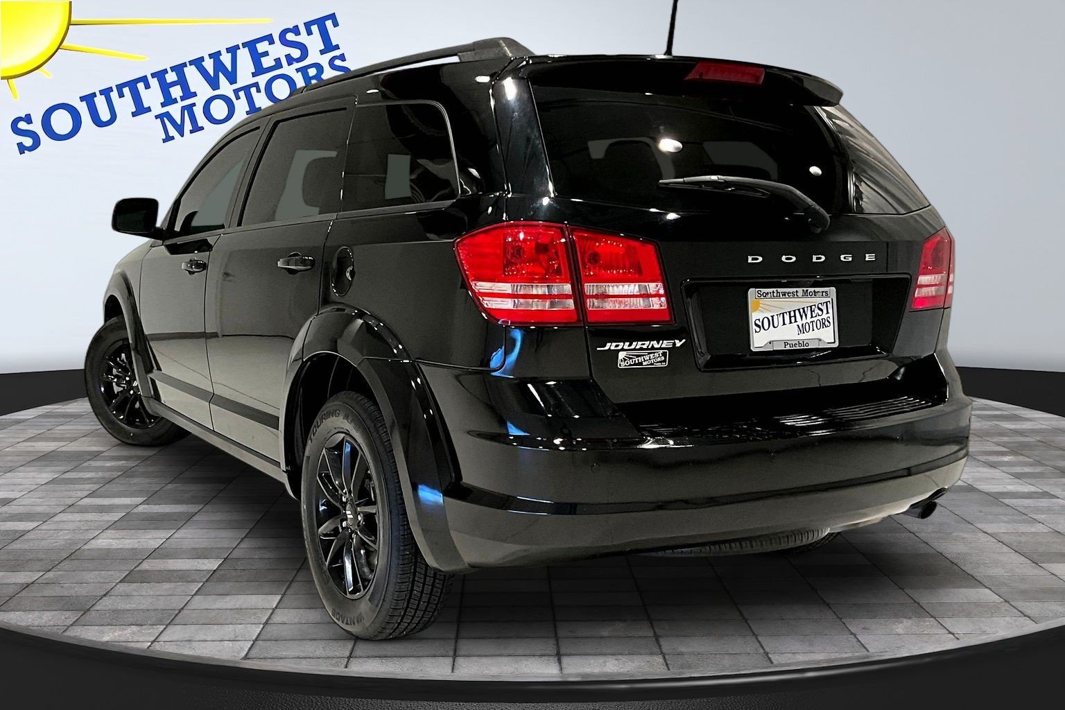 Used 2020 Dodge Journey SE w/ Blacktop Package FWD image 5