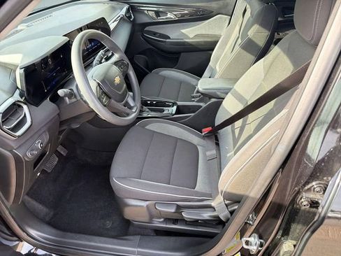 Used 2025 Chevrolet TrailBlazer LT image 18