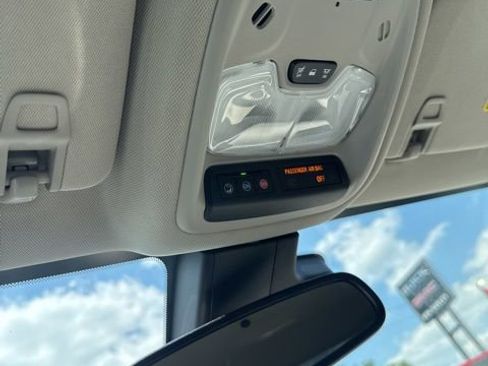 Used 2024 Buick Encore GX Avenir w/ Avenir Convenience Package FWD image 23