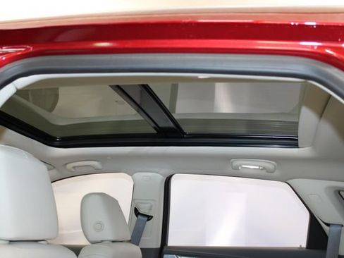 Certified 2024 Cadillac XT5 Premium Luxury AWD/4WD image 7
