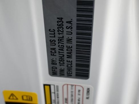 Used 2024 Jeep Gladiator Sport image 15