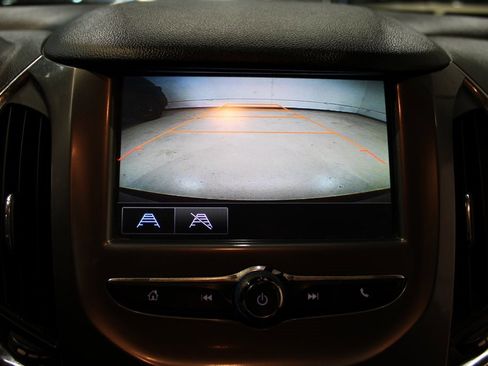 Used 2017 Chevrolet Cruze LT image 15