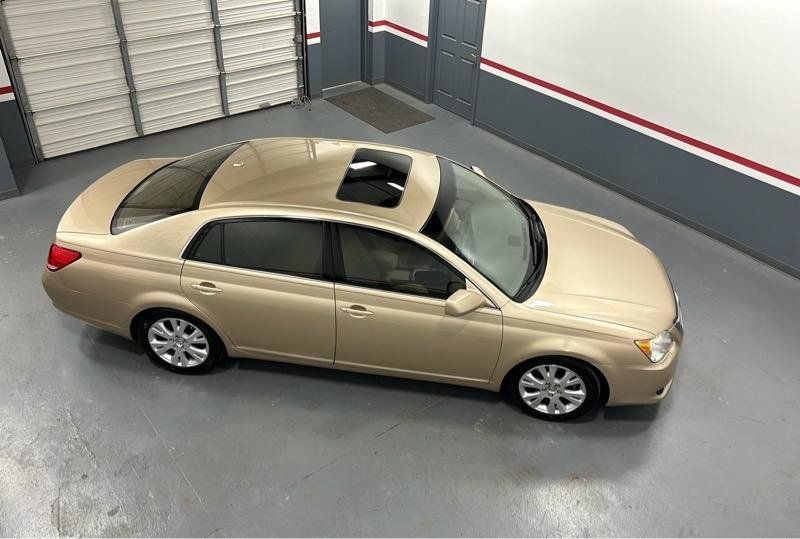 Used 2010 Toyota Avalon XL FWD image 22
