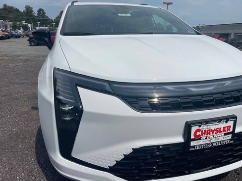 New 2027 Chrysler Pacifica Select FWD image 23