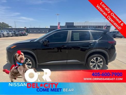 Used 2023 Nissan Rogue SV FWD image 2
