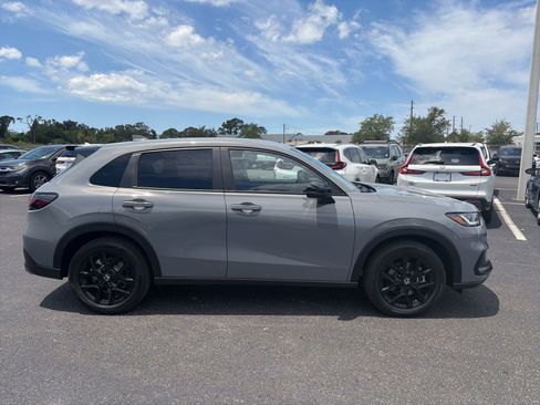 Used 2025 Honda HR-V Sport image 8