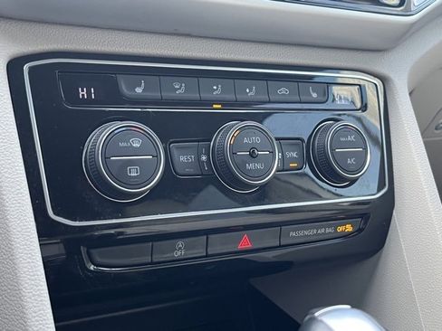 Used 2023 Volkswagen Atlas SE w/ Black Wheel Package image 38