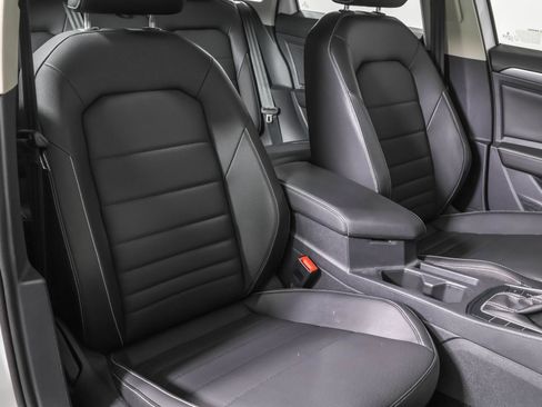 Used 2024 Volkswagen Jetta SE w/ Panoramic Sunroof Package FWD image 46